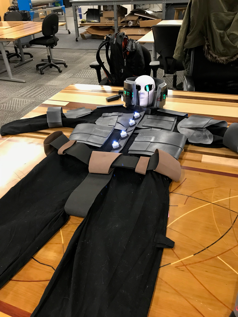 Illustration for article titled CospLAZY: So You Wanna Be a Robot? (K1-b0 Build Log and Tutorial)